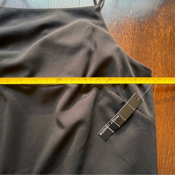 Maggy London Classic Black & Chic sheath Split Back dress Size 12 - Picture 5 of 7